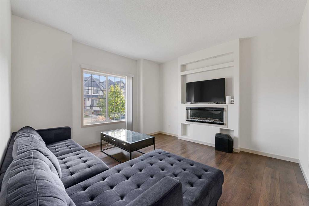 107 Masters Heights Southeast, Calgary – Residential Detached Listing Photo 6