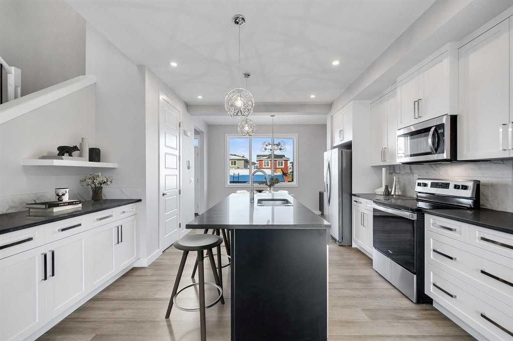 144 Crimson Ridge Place Northwest, Calgary – Residential Detached Listing Photo 3