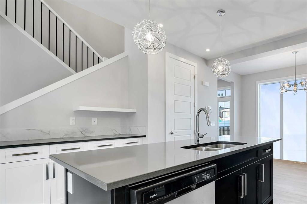 144 Crimson Ridge Place Northwest, Calgary – Residential Detached Listing Photo 5