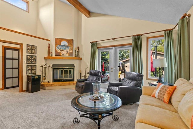 2224 24 Avenue Nw, Calgary