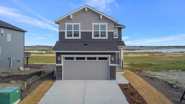 100 Corner Glen Manor Ne, Calgary