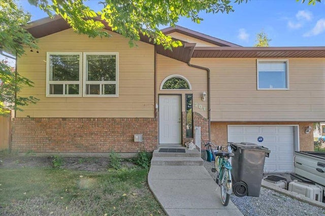 201 4 Avenue Se, High River