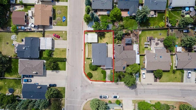 703 130 Avenue Sw, Calgary