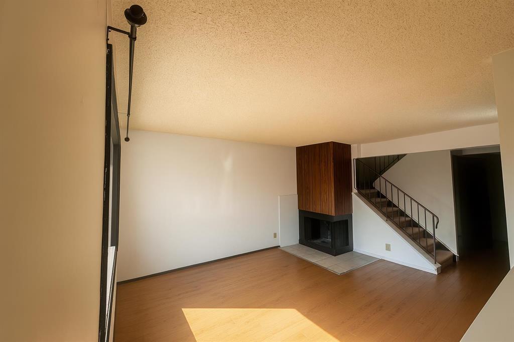 3, 11 Blackthorn Bay Northeast, Calgary – Residential Row/Townhouse Listing Photo 3