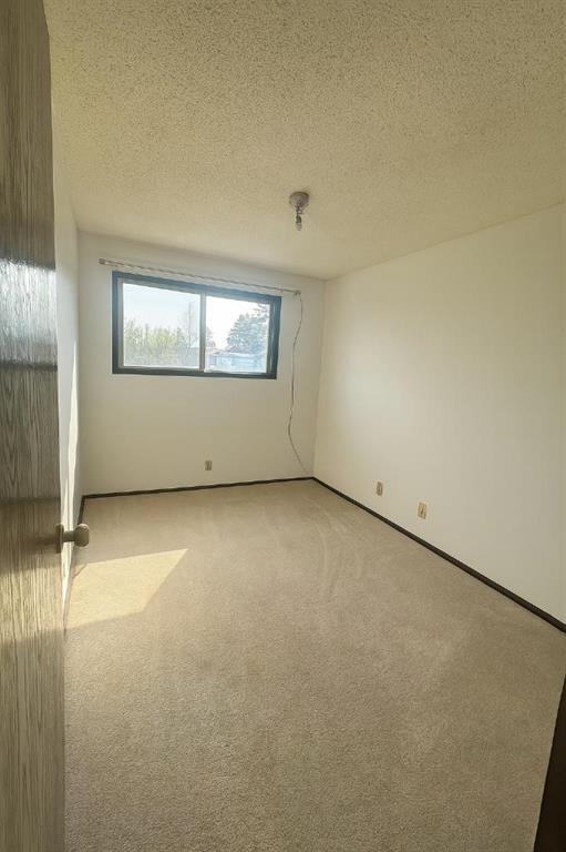 3, 11 Blackthorn Bay Northeast, Calgary – Residential Row/Townhouse Listing Photo 8