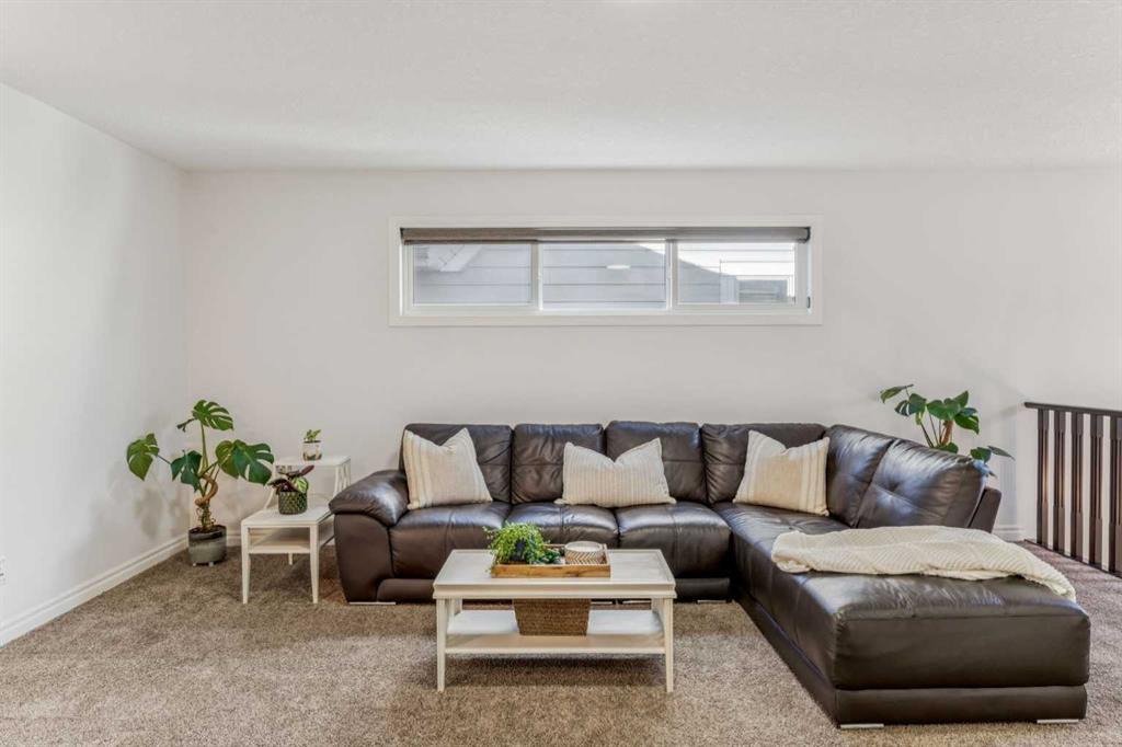 50 Riviera View, Cochrane