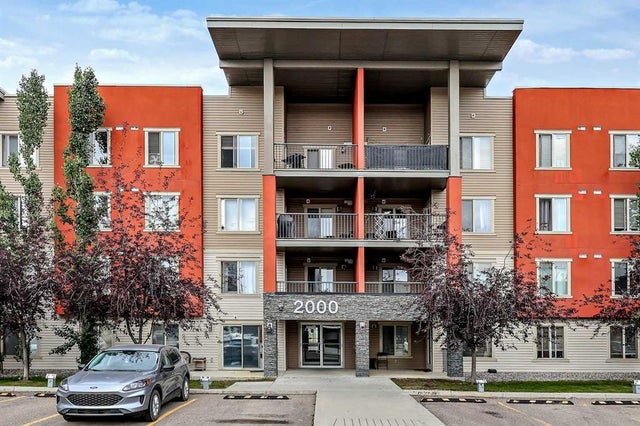 2212, 403 Mackenzie Way Sw, Airdrie