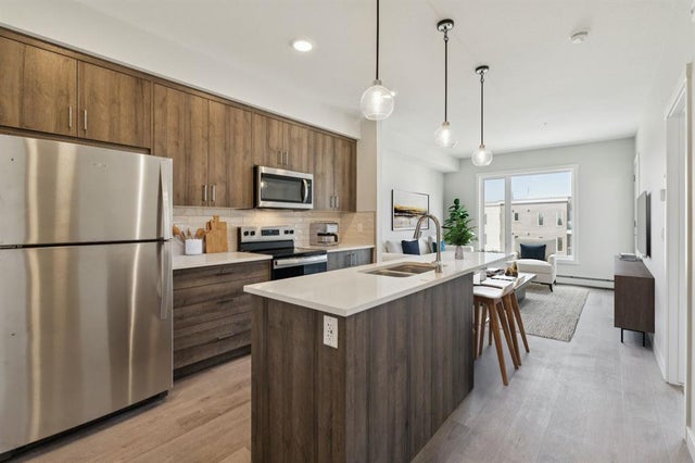 412, 700 Shawnee Square Sw, Calgary