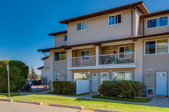 221, 200 Brookpark Drive Sw, Calgary