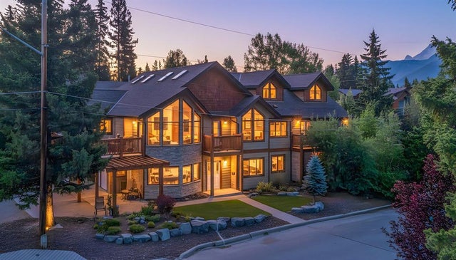 514 5th Avenue, Canmore