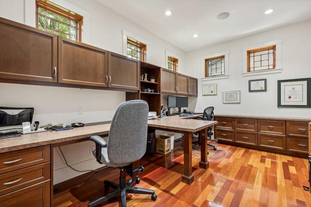 2605 4 Street Ne Calgary Alberta T2E 9C9 Winston Heights/Mountview Home For Sale