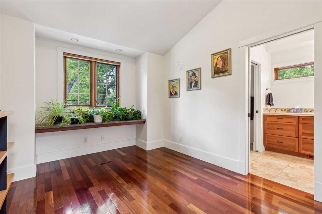 2605 4 Street Ne Calgary Alberta T2E 9C9 Winston Heights/Mountview Home For Sale