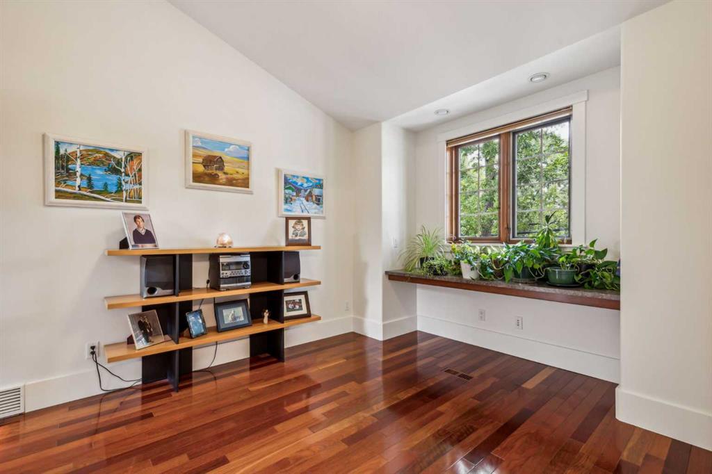 2605 4 Street Ne Calgary Alberta T2E 9C9 Winston Heights/Mountview Home For Sale