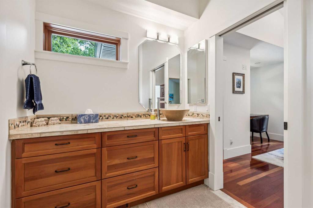 2605 4 Street Ne Calgary Alberta T2E 9C9 Winston Heights/Mountview Home For Sale