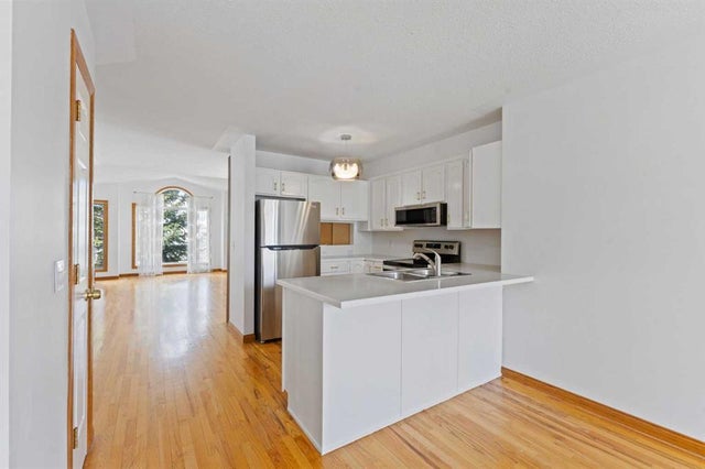 9095 Scurfield Drive Nw, Calgary