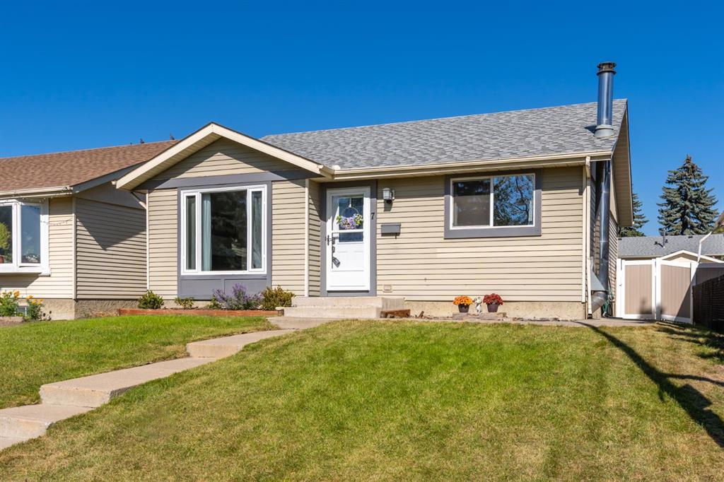 7 Erin Park Bay Se, Calgary