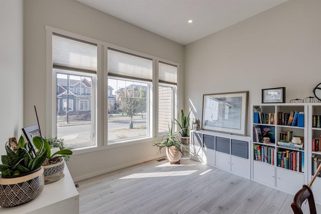 174 Chinook Gate Boulevard Southwest, Airdrie – Residential Row/Townhouse Listing Photo 9