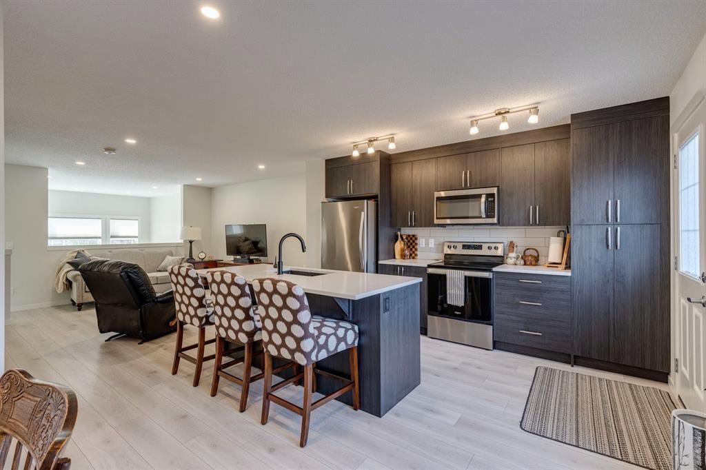 174 Chinook Gate Boulevard Southwest, Airdrie – Residential Row/Townhouse Listing Photo 15