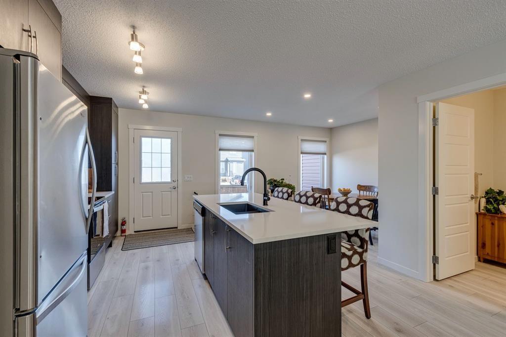 174 Chinook Gate Boulevard Southwest, Airdrie – Residential Row/Townhouse Listing Photo 18