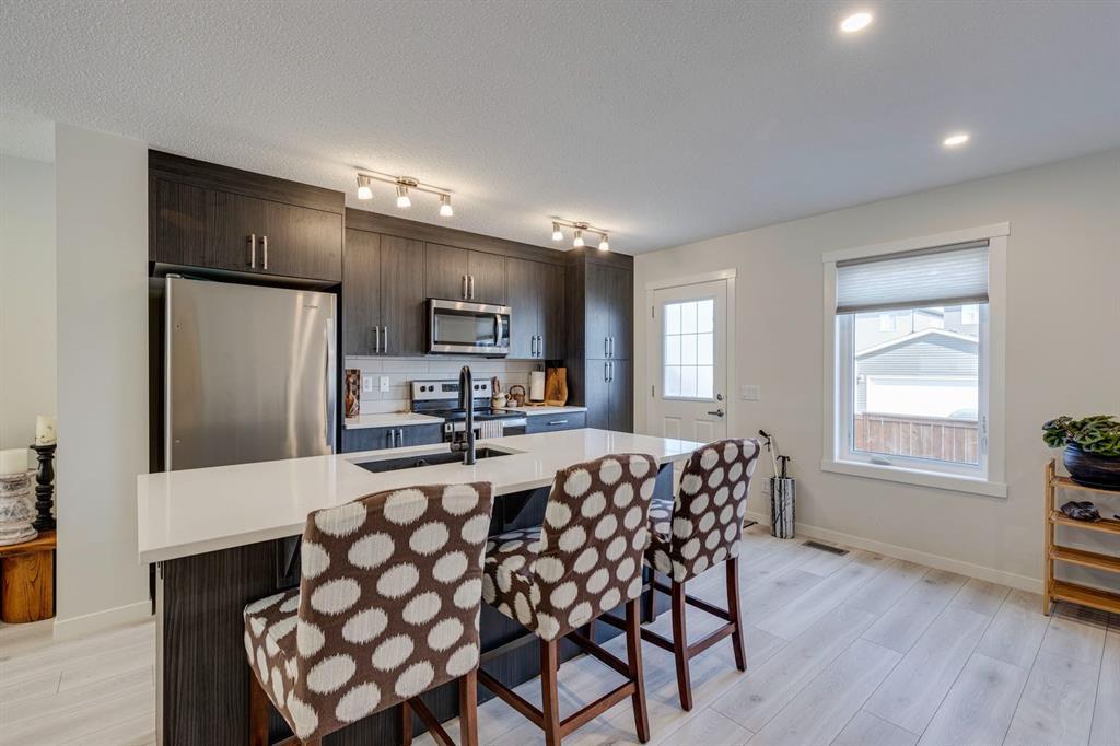 174 Chinook Gate Boulevard Southwest, Airdrie – Residential Row/Townhouse Listing Photo 20