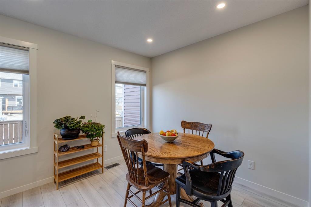 174 Chinook Gate Boulevard Southwest, Airdrie – Residential Row/Townhouse Listing Photo 22