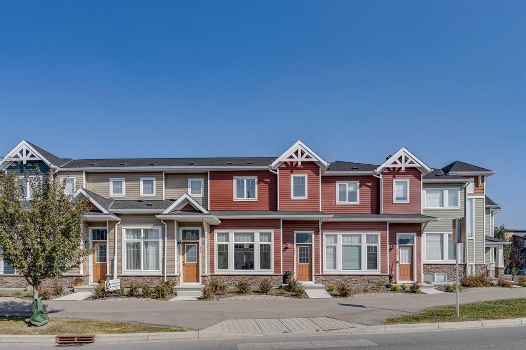 174 Chinook Gate Boulevard Southwest, Airdrie – Residential Row/Townhouse Listing Photo 2