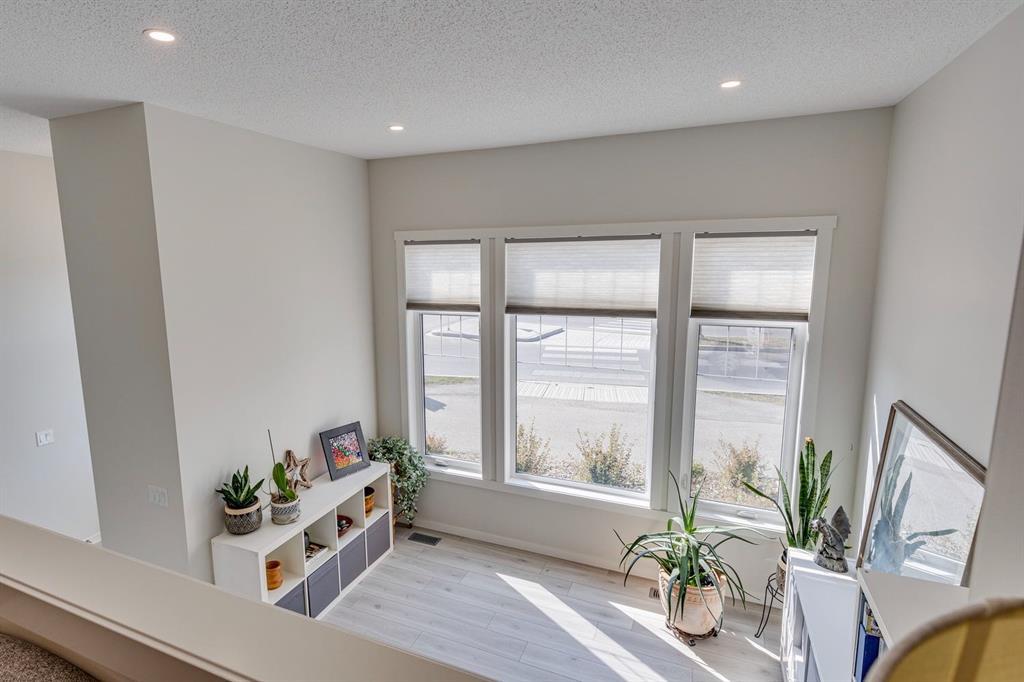 174 Chinook Gate Boulevard Southwest, Airdrie – Residential Row/Townhouse Listing Photo 6