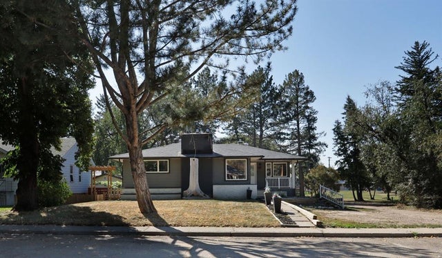 535 2a Avenue W, Brooks
