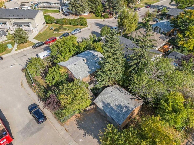 8039 36 Avenue Nw, Calgary