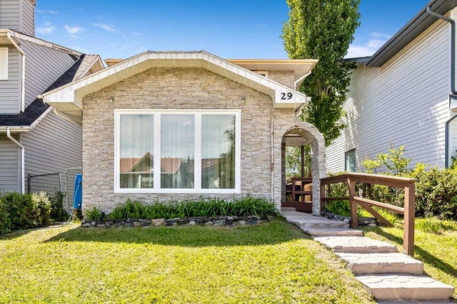 29 Woodglen Crescent Sw, Calgary