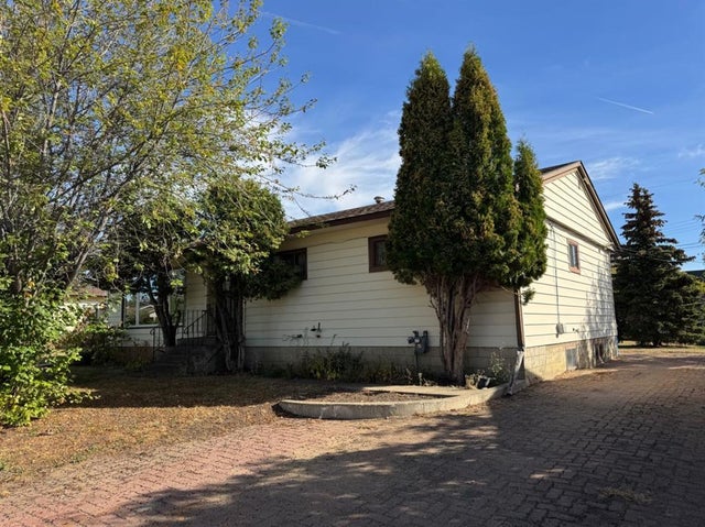 10317 114 Street, Fairview