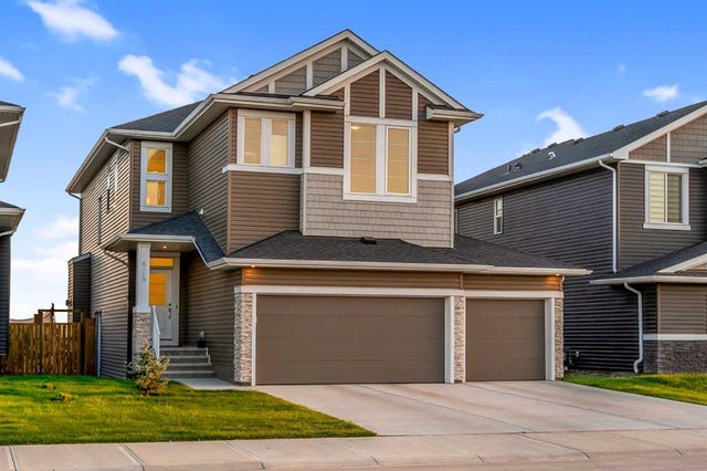 628 West Lakeview Drive, Chestermere