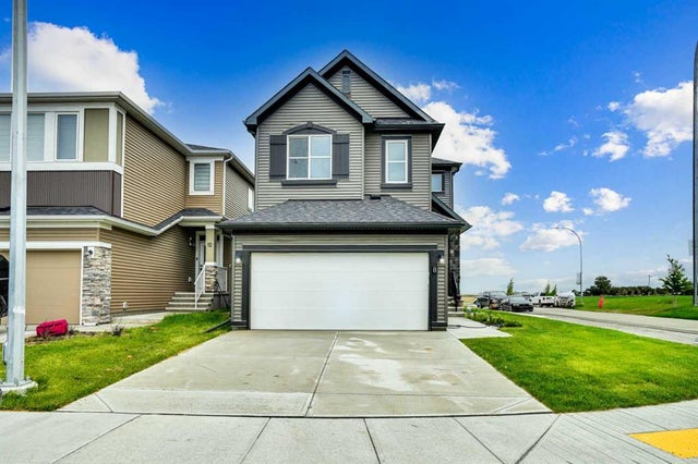 8 Corner Glen Row Ne, Calgary