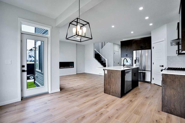 8 Corner Glen Row Ne, Calgary