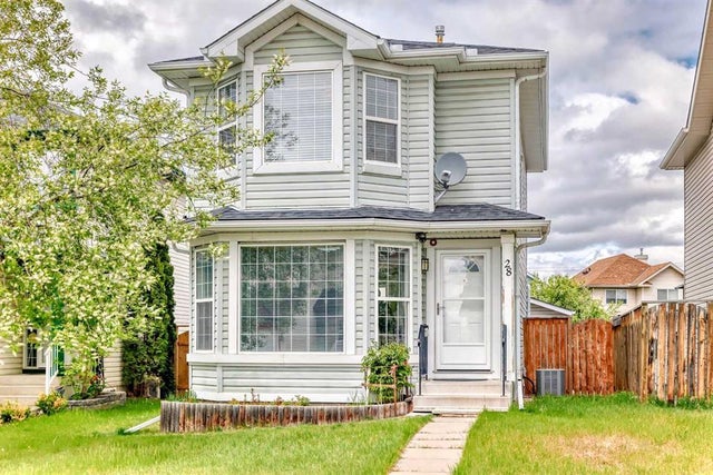 28 Country Hills Manor Nw, Calgary