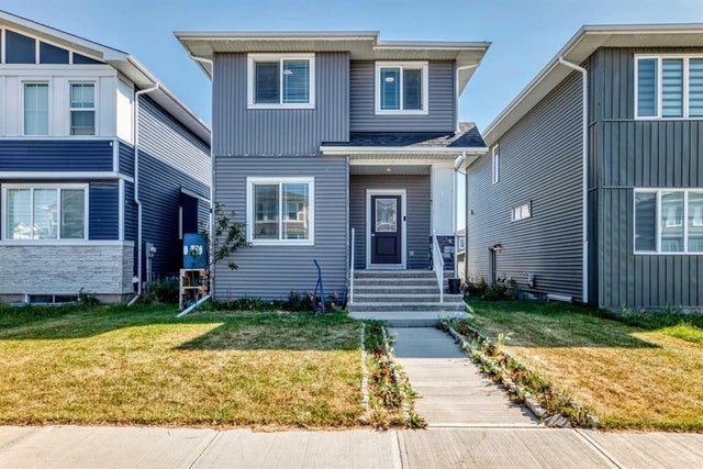 124 Chelsea Glen, Chestermere