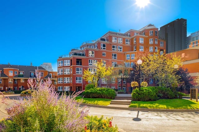 8704, 400 Eau Claire Avenue Sw, Calgary