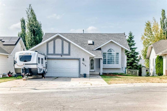 6216 Douglas Place, Olds