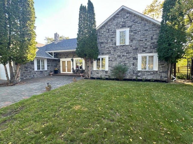 11905 91 Street, Peace River