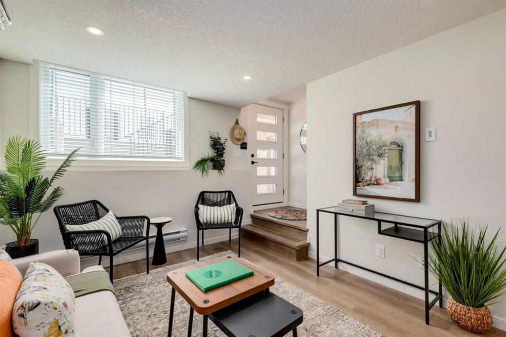 105, 155 Crimson Ridge Place Northwest, Calgary – Residential Row/Townhouse Listing Photo 5