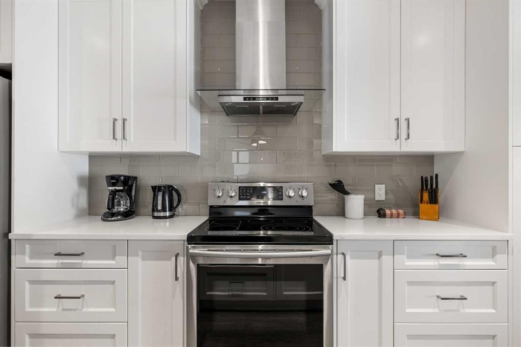 2, 530 56 Avenue Sw Calgary Alberta T2V 0G7 Windsor Park Home For Sale