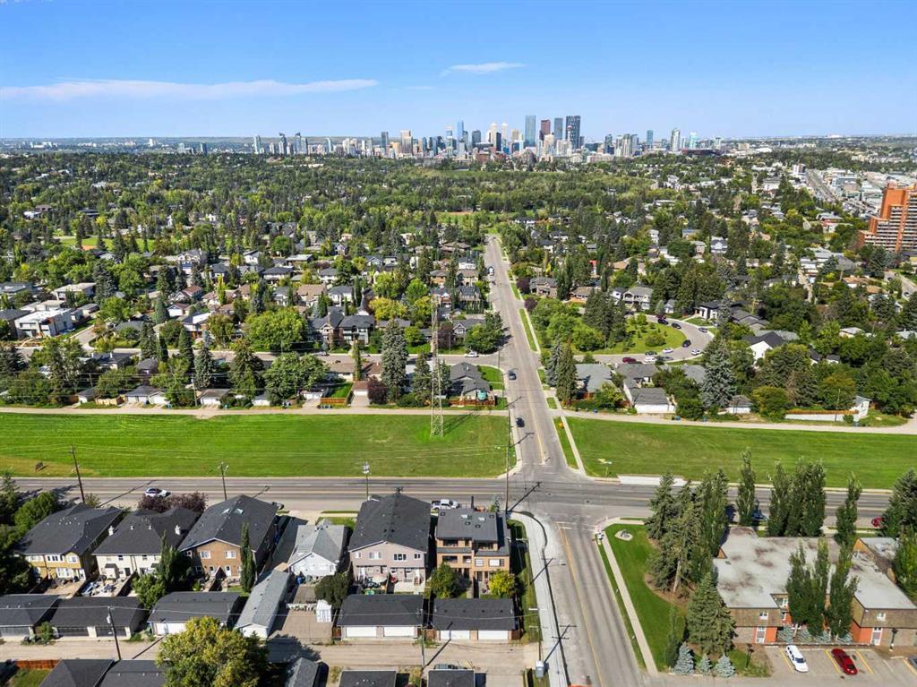 2, 530 56 Avenue Sw Calgary Alberta T2V 0G7 Windsor Park Home For Sale