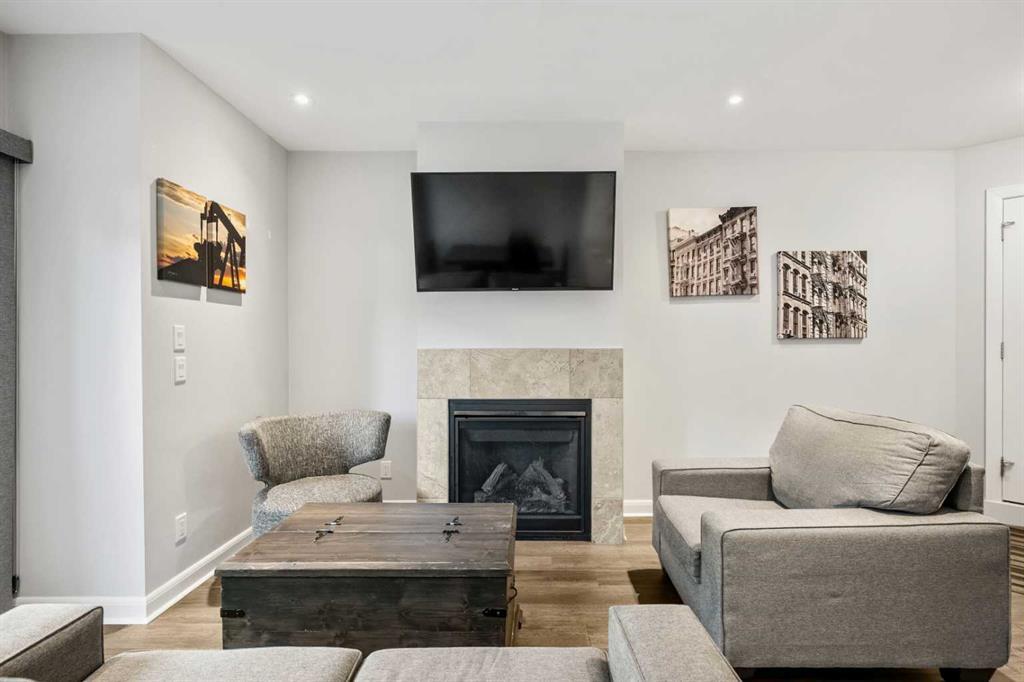 2, 530 56 Avenue Sw Calgary Alberta T2V 0G7 Windsor Park Home For Sale