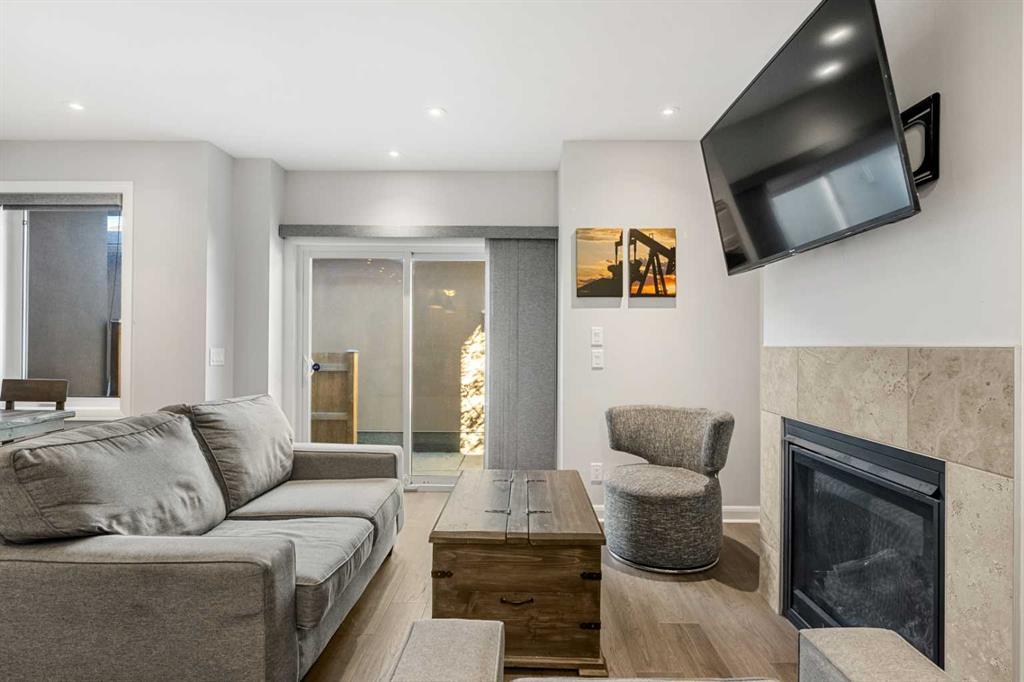 2, 530 56 Avenue Sw Calgary Alberta T2V 0G7 Windsor Park Home For Sale