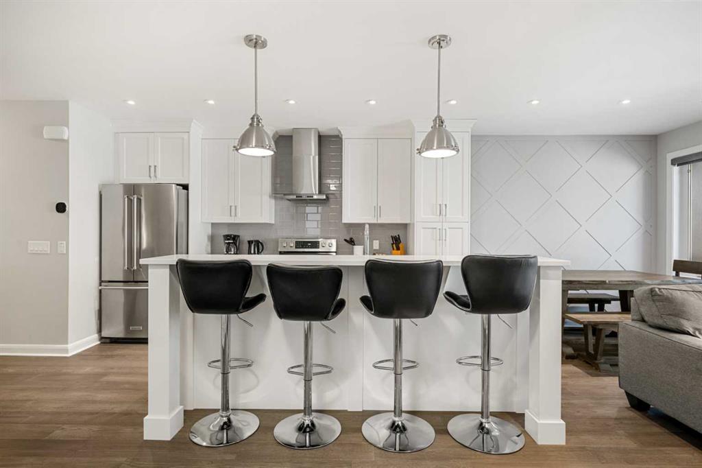 2, 530 56 Avenue Sw Calgary Alberta T2V 0G7 Windsor Park Home For Sale