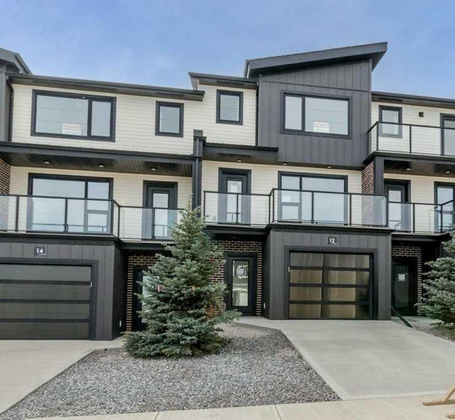 12 Violet Point, Sylvan Lake