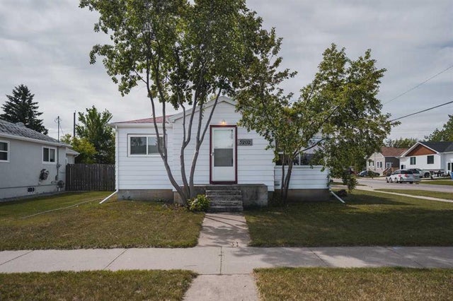 5202 44 Avenue, Taber