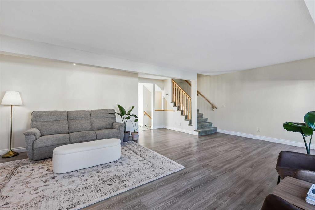 392 Killarney Glen Court Sw Calgary Alberta T3E 7H4 Killarney/Glengarry Home For Sale