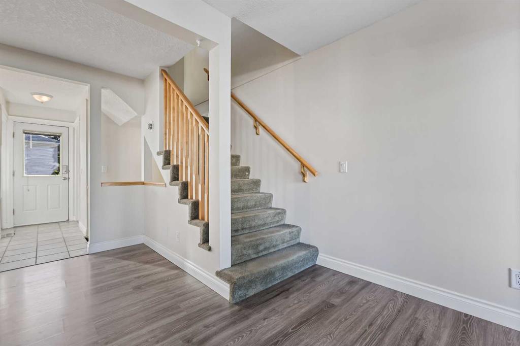 392 Killarney Glen Court Sw Calgary Alberta T3E 7H4 Killarney/Glengarry Home For Sale