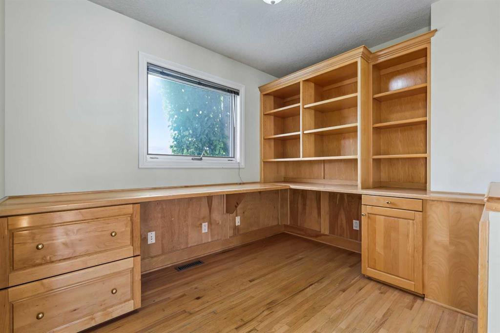 392 Killarney Glen Court Sw Calgary Alberta T3E 7H4 Killarney/Glengarry Home For Sale